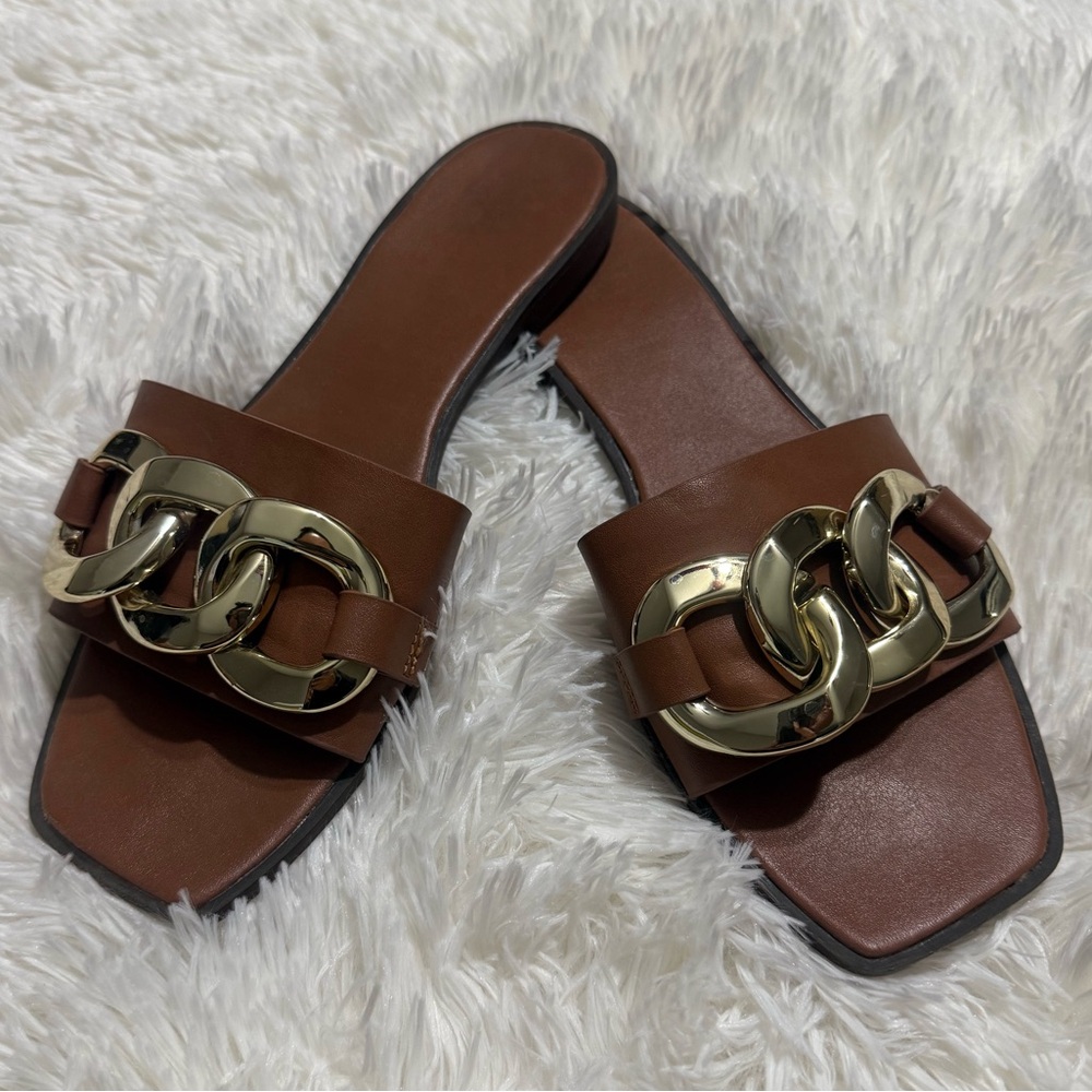 BCBGeneration Larissa Cognac Chain Slide Sandals – Size 8
